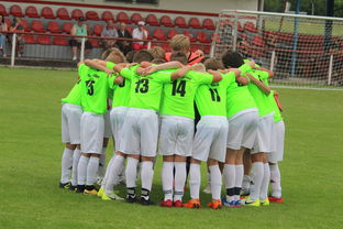 开云app客服-库里赛后称赞队友团结赢下关键比赛，库里鼓励